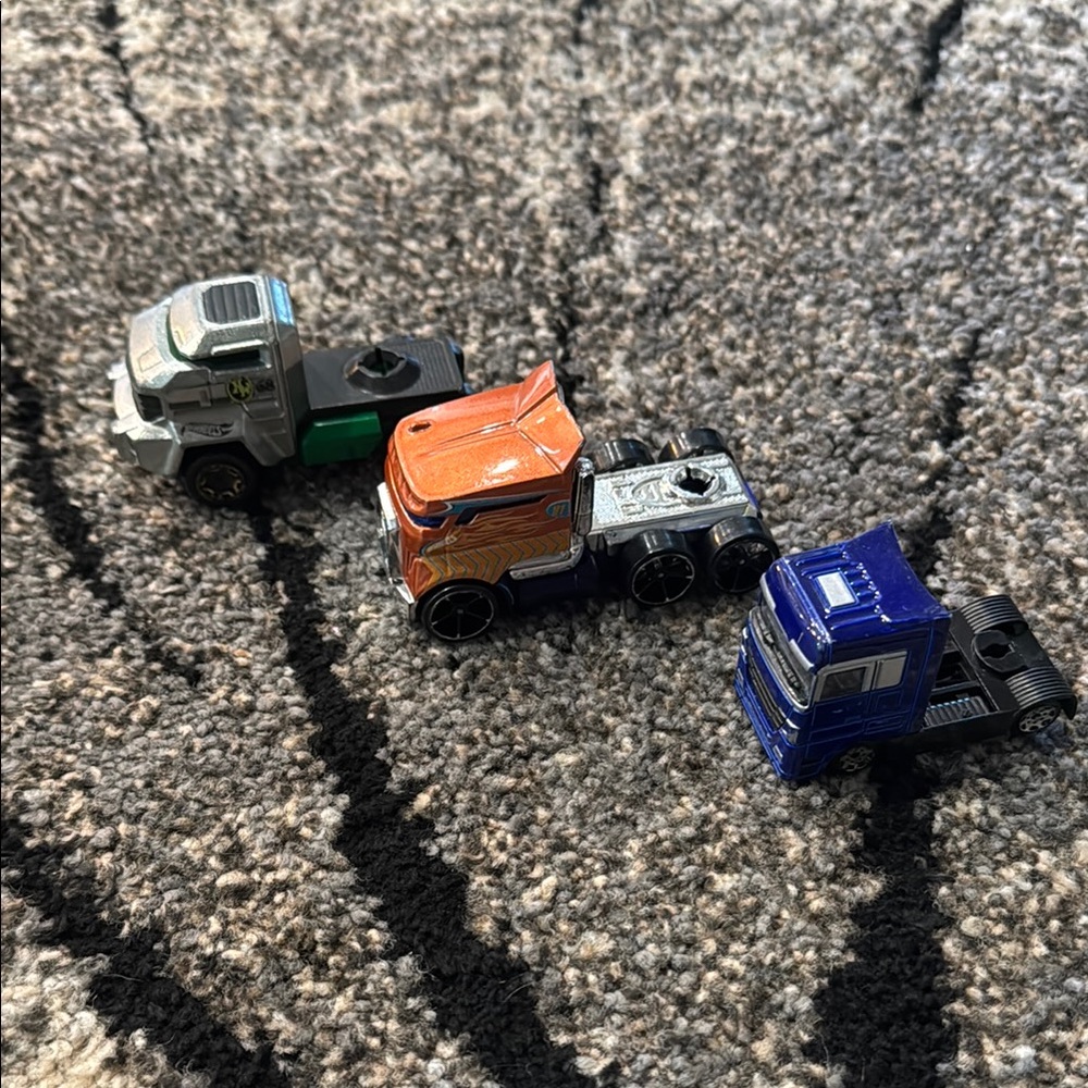 Hot Wheels Semi Truck set - Picture 6 of 6